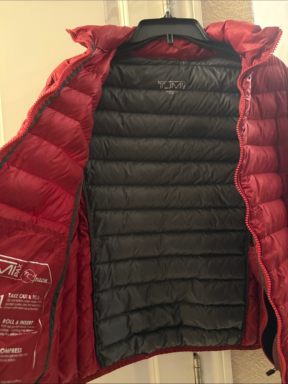 Tumi Packable Women's Red Quilted Puffer - Picture 5 of 8